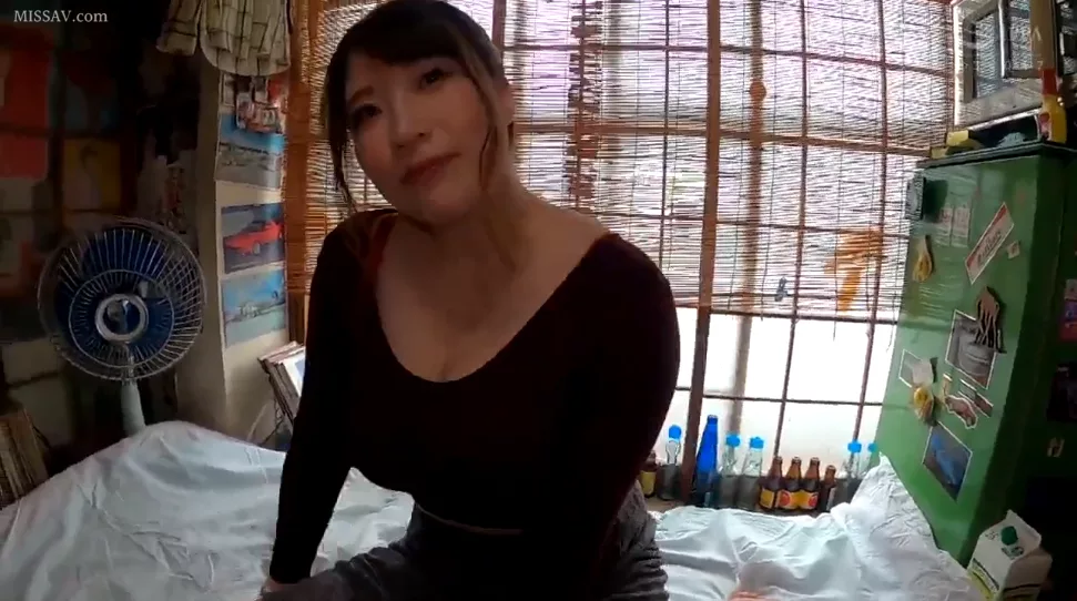 Quầng vú hồng to biến đổi vợ xinh đẹp Chitose ngực siêu khủng mút và cọ xát ngực … Chitose Yura